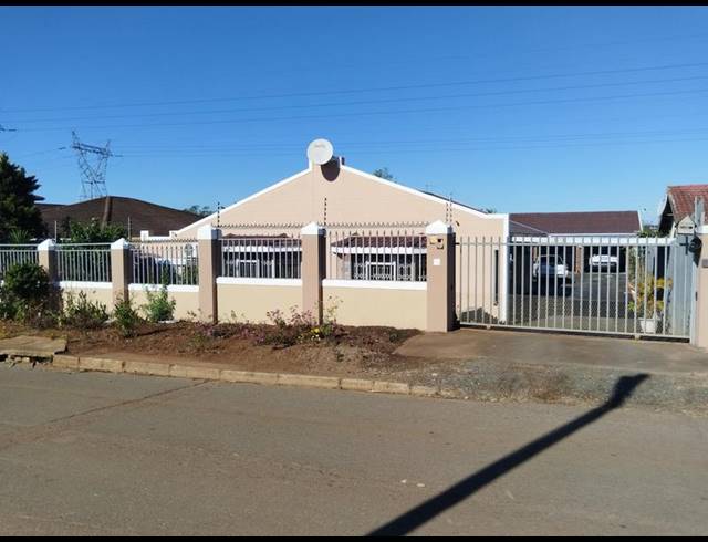 5 BEDROOM HOUSE FOR SALE IN AVOCA